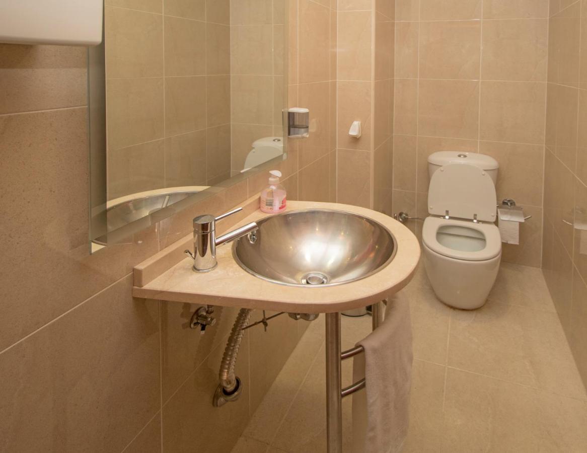 מלון אספוסנדה Riverzenhouse מראה חיצוני תמונה